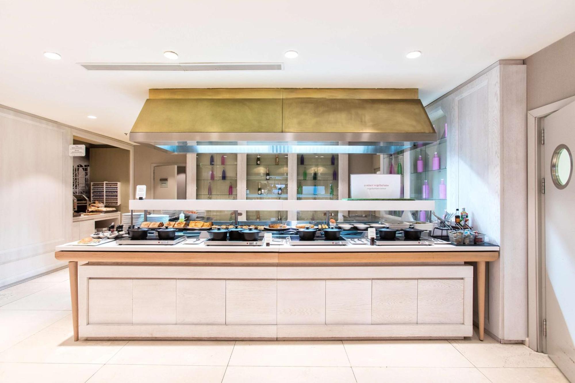 Nh Collection Madrid Eurobuilding Hotel Bagian luar foto