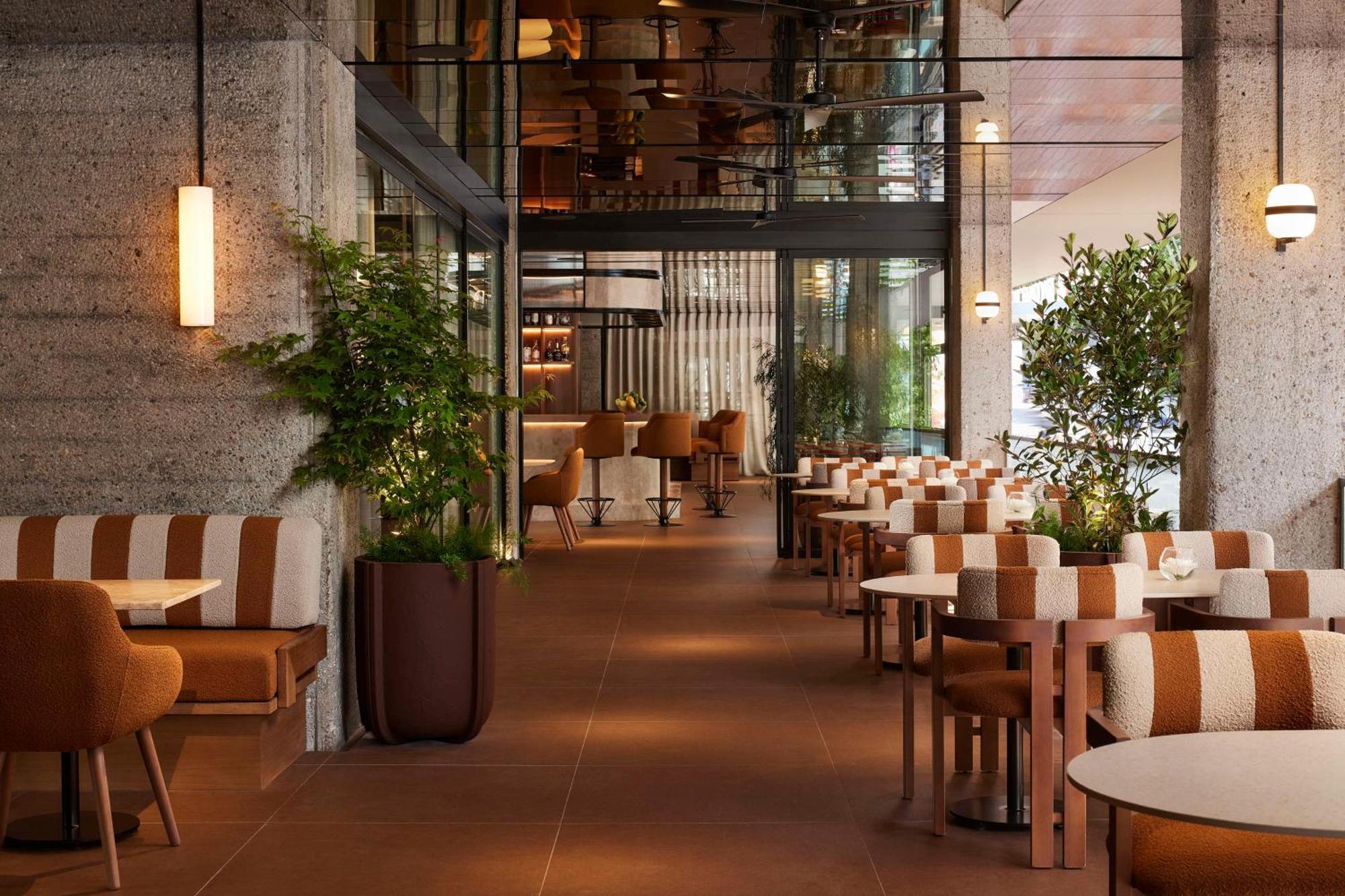 Nh Collection Madrid Eurobuilding Hotel Bagian luar foto